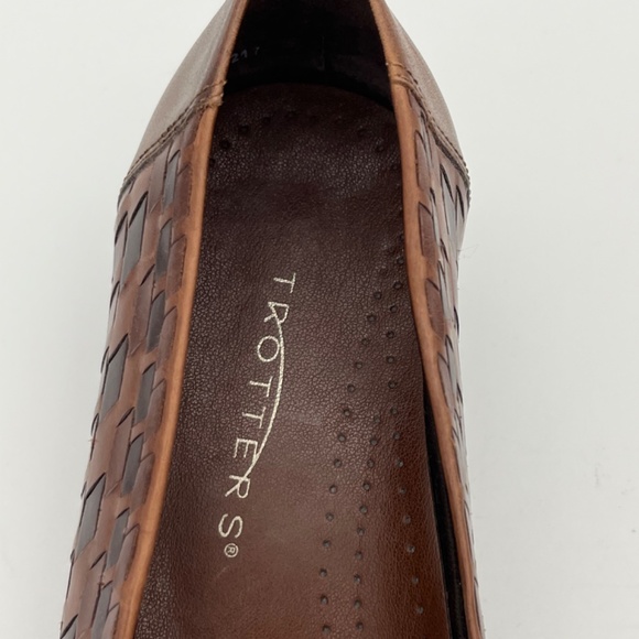Trotters Aspen Woven Leather Slip On Brown Loafer. Like New. Size 6M; EUC - Picture 5 of 8